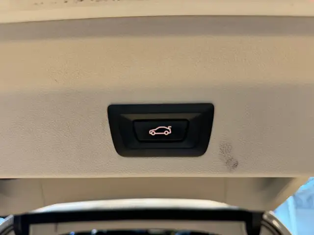 BMW X3 view 16