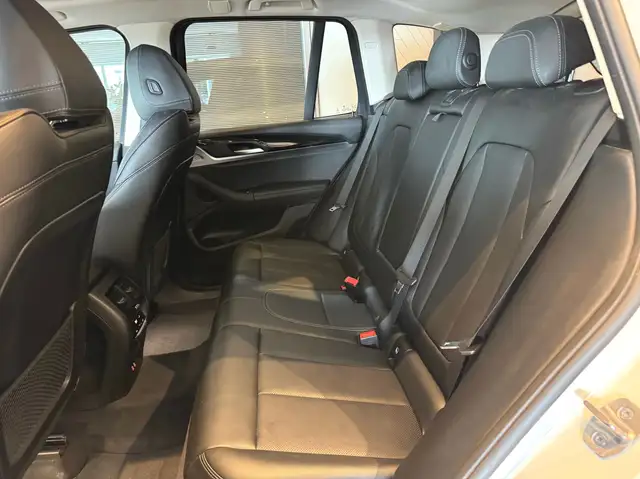 BMW X3 view 15