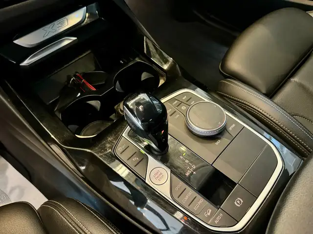 BMW X3 view 12