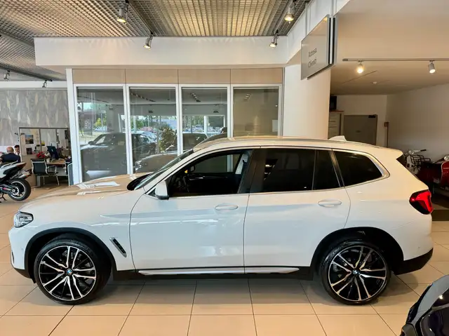BMW X3 view 4