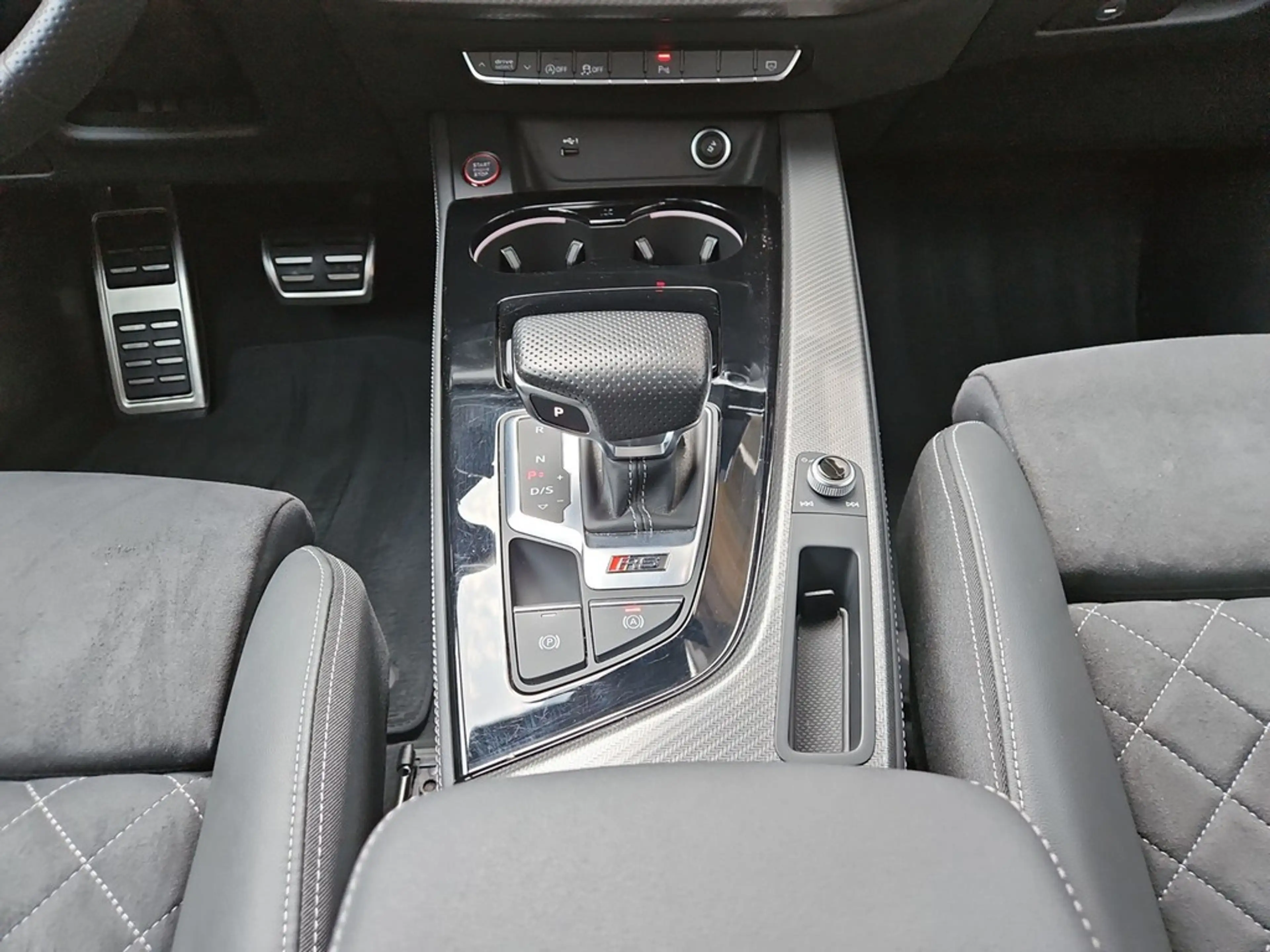 Audi RS4 RS 4 Avant 2.9 TFSI quattro tiptronic *Kamera* — photo 9