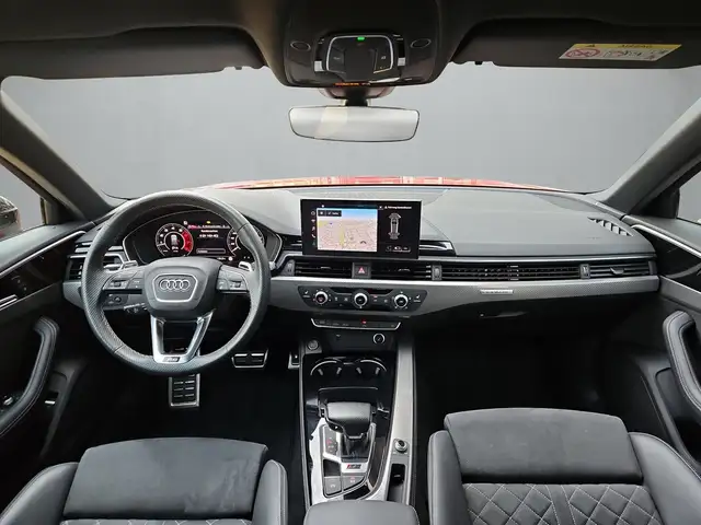 Audi RS4 view 8