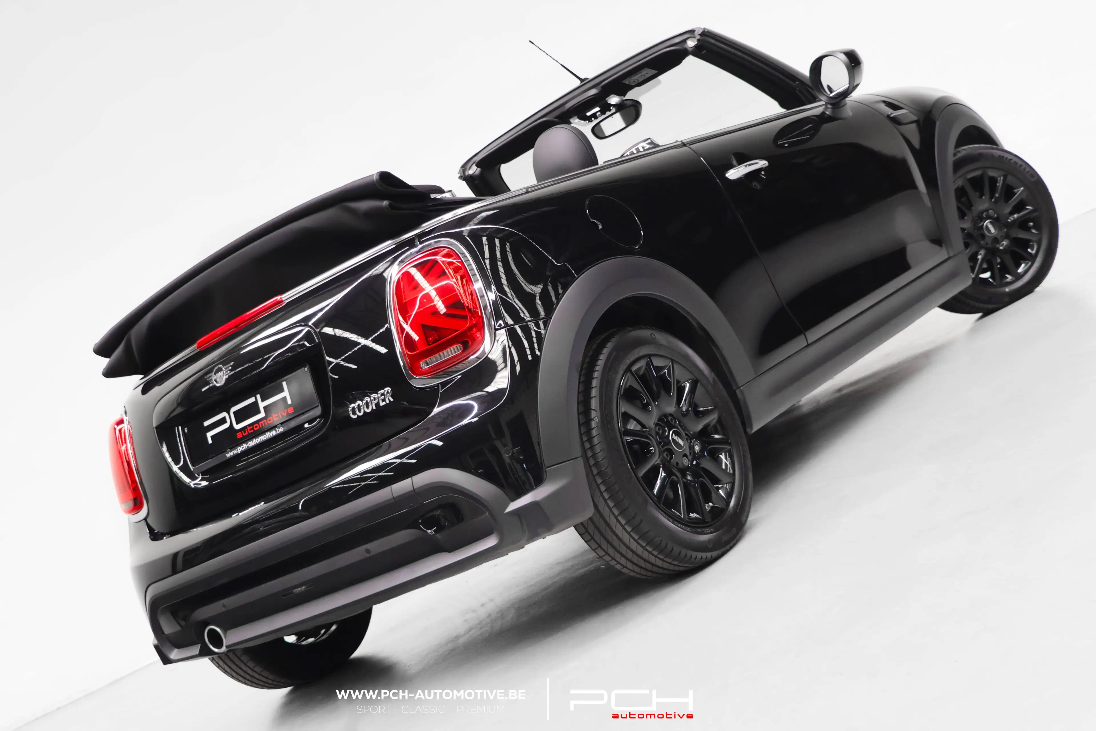 MINI Cooper Cabrio 1.5 LED / CUIR-TISSU / SIEGES CHAUFFANTS / KEY-LESS / HARMAN/KARDON / APPLE CARPLAY — photo 2