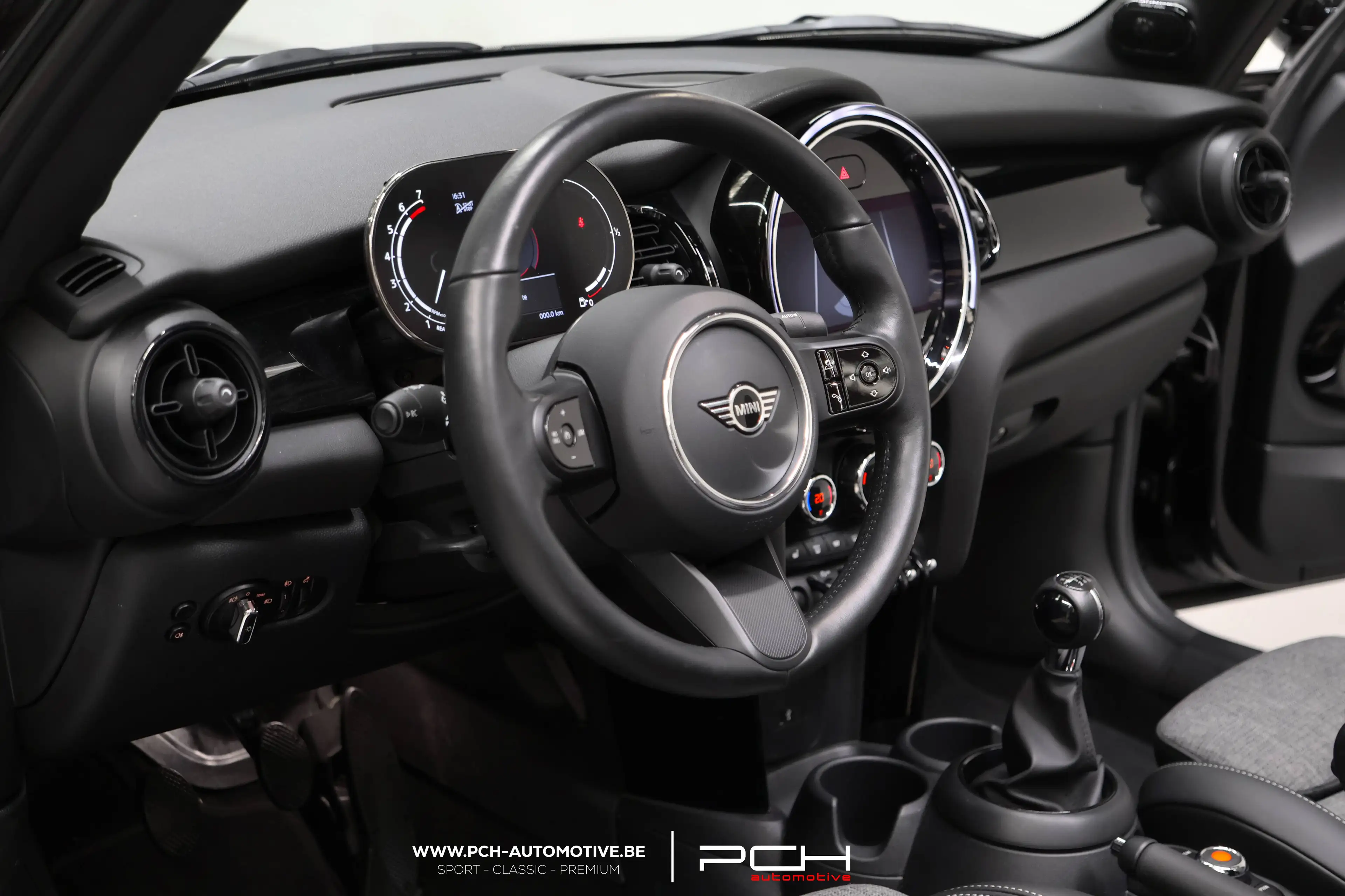MINI Cooper Cabrio 1.5 LED / CUIR-TISSU / SIEGES CHAUFFANTS / KEY-LESS / HARMAN/KARDON / APPLE CARPLAY — photo 12