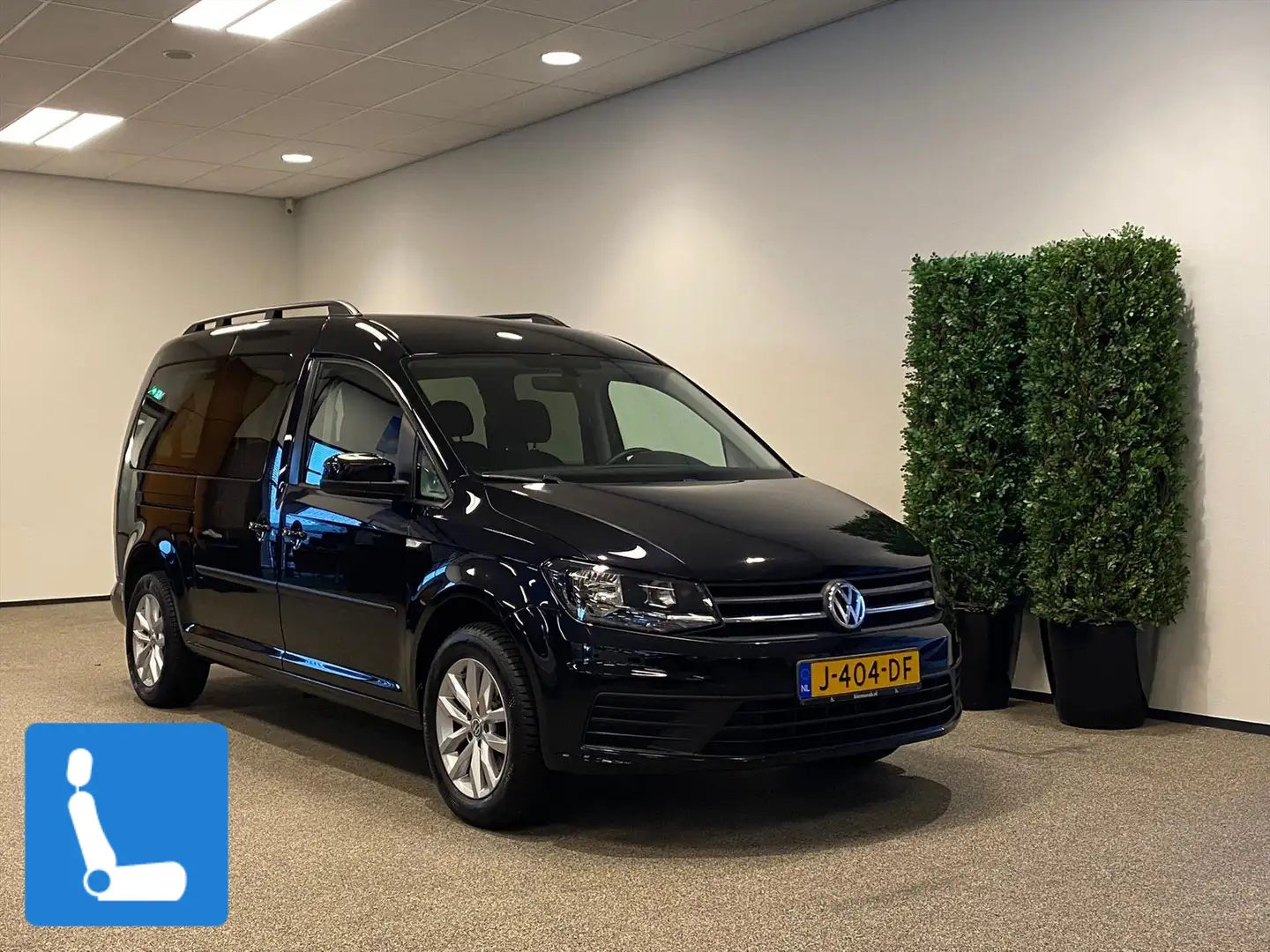 Volkswagen Caddy Maxi incl. draaistoel + kofferbaklift Zwart - 1