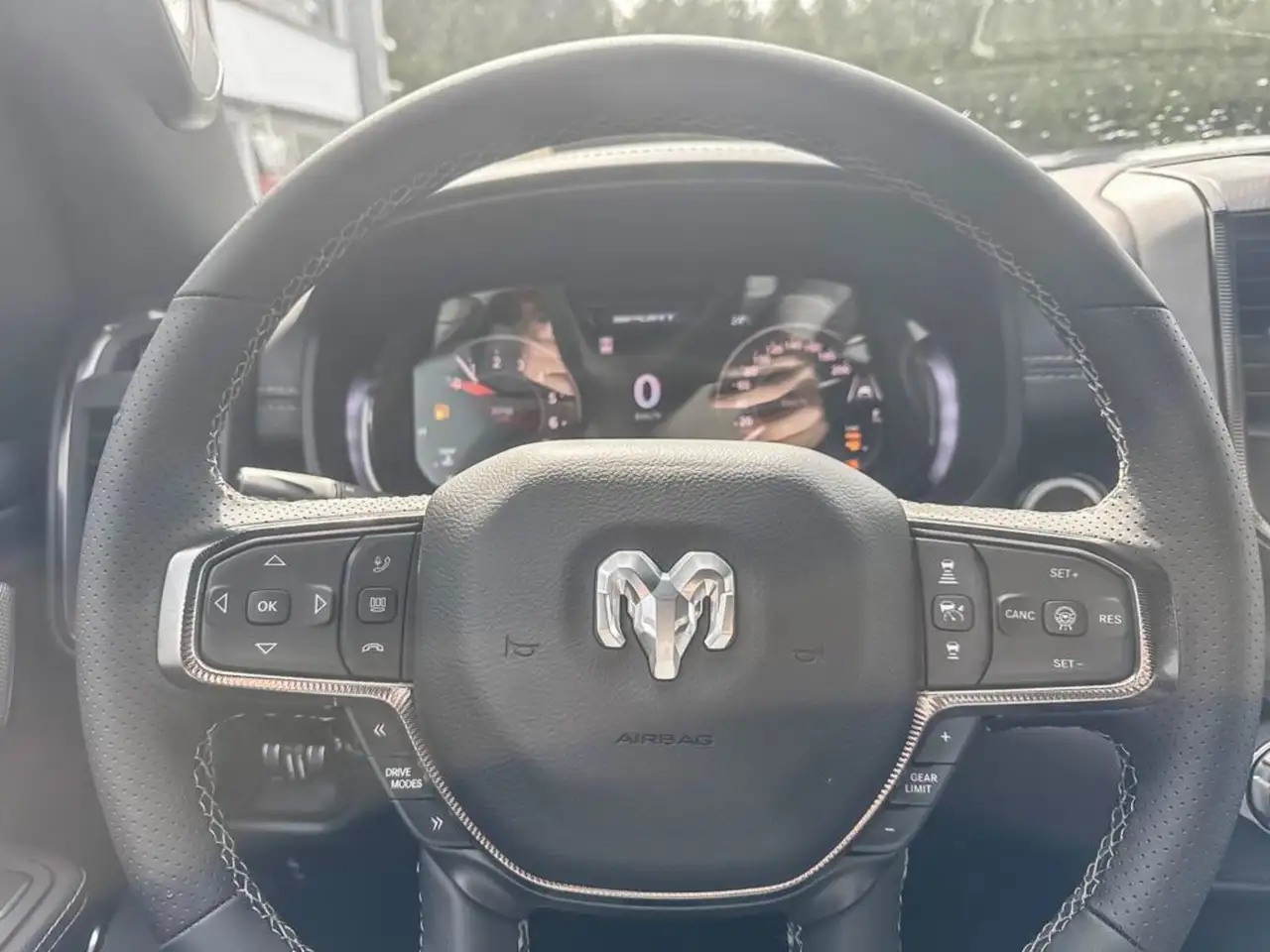 RAM 1500 снимка RAM 1500