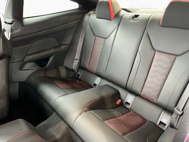 BMW M4 view 7