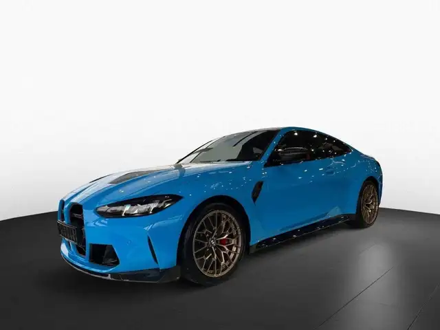 BMW M4 view 5
