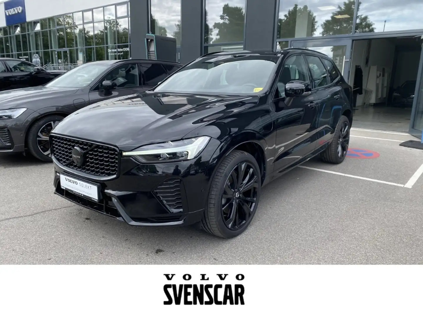 Volvo XC60 Ultra Black Edition Recharge Plug-In Hybrid AWD T8 Zwart - 1