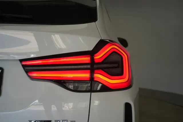 BMW X3 view 11