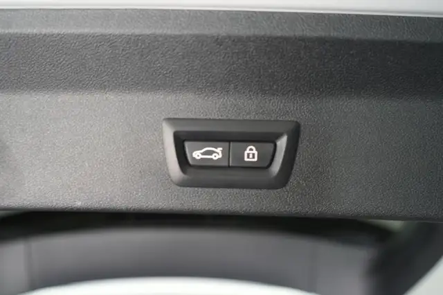 BMW X3 view 9
