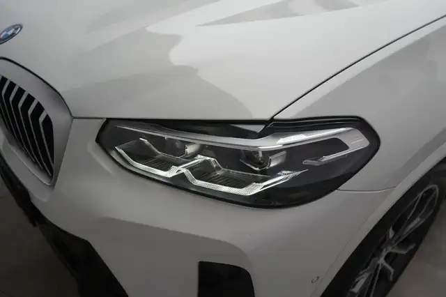 BMW X3 view 10