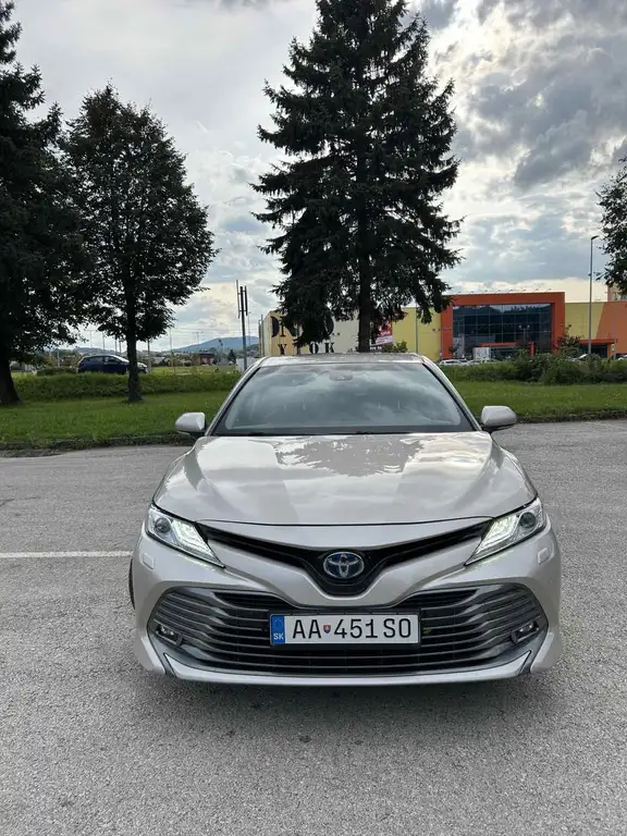 Toyota Camry 2019 из Европы — купить под ключ