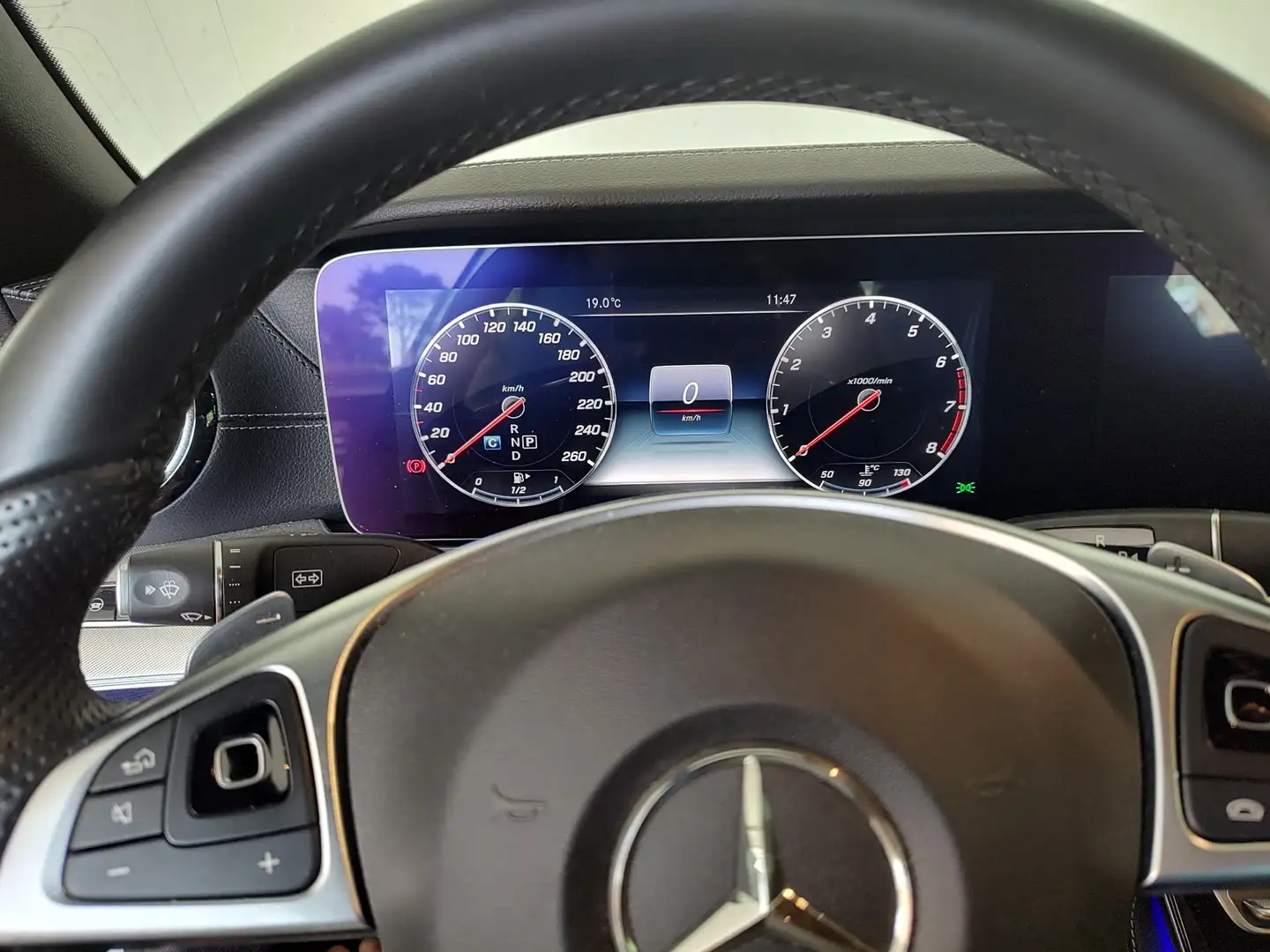 Mercedes-Benz E 200 Cabrio 9G-TRONIC AMG Line - 2