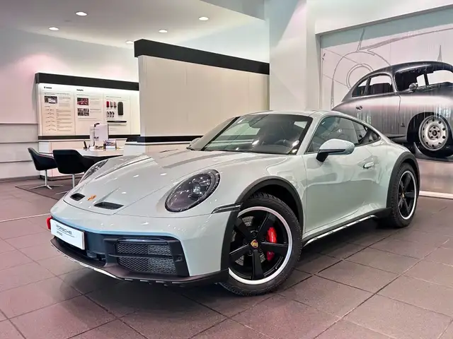 Porsche 992 Dakar