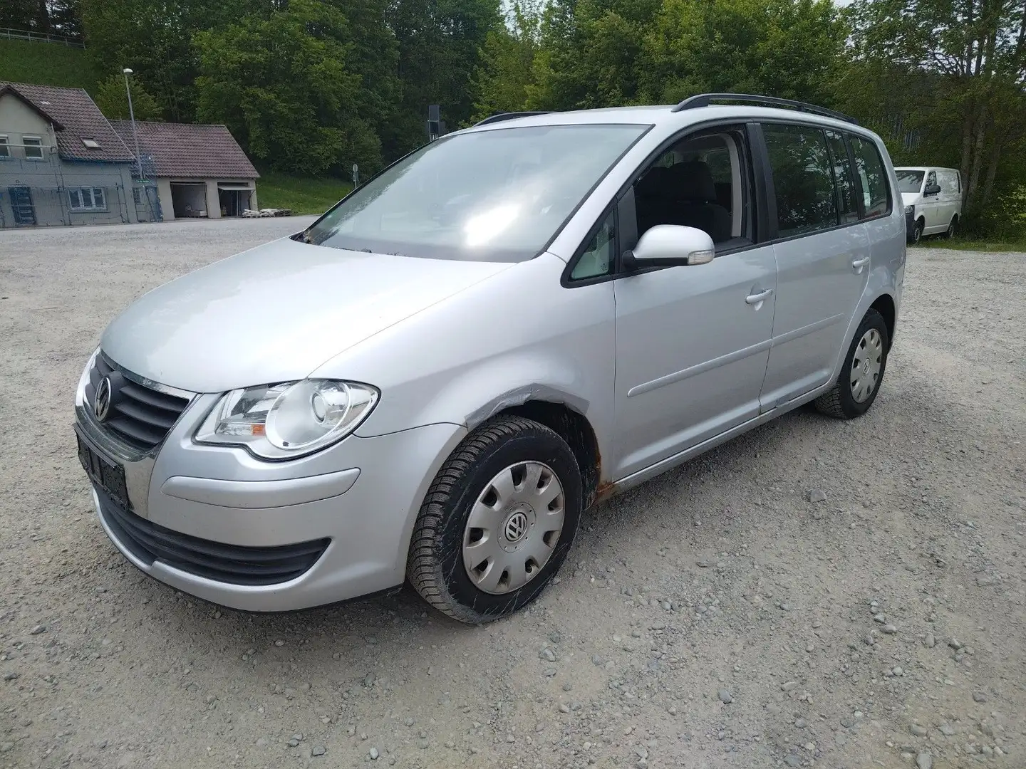 Volkswagen Touran 1.6 Trendline+KLIMAAUTO+7 SITZER+TEMPOMAT Silber - 1