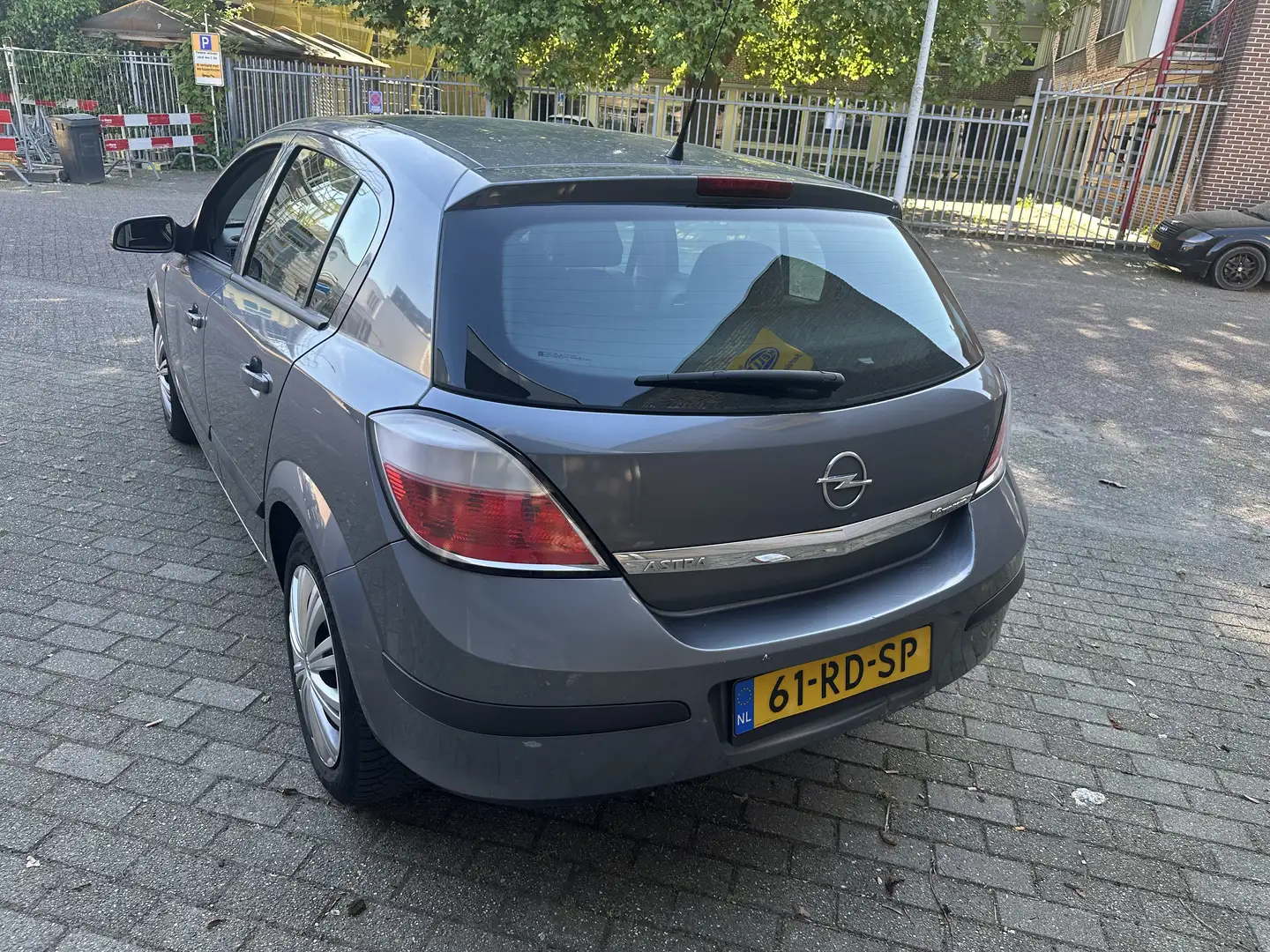 Opel Astra Astra 1.6 Enjoy |2005|5DRS|Grijs Grijs - 2