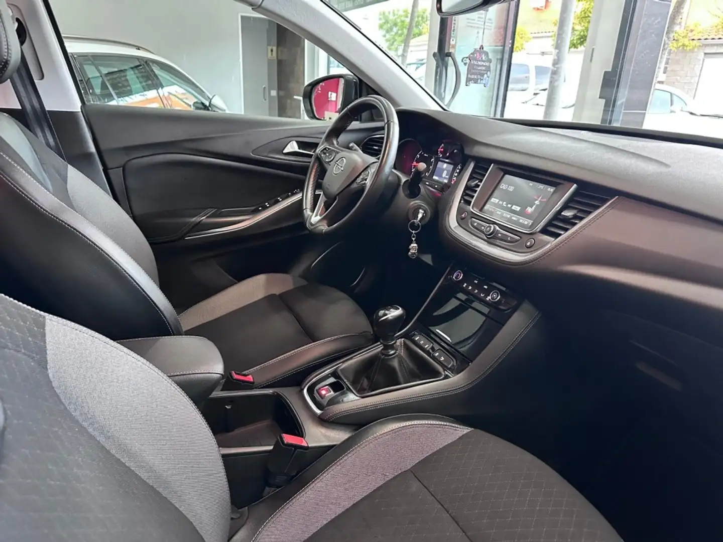 Opel Grandland X 1.2T S&S Design & Tech 130 Blanco - 2