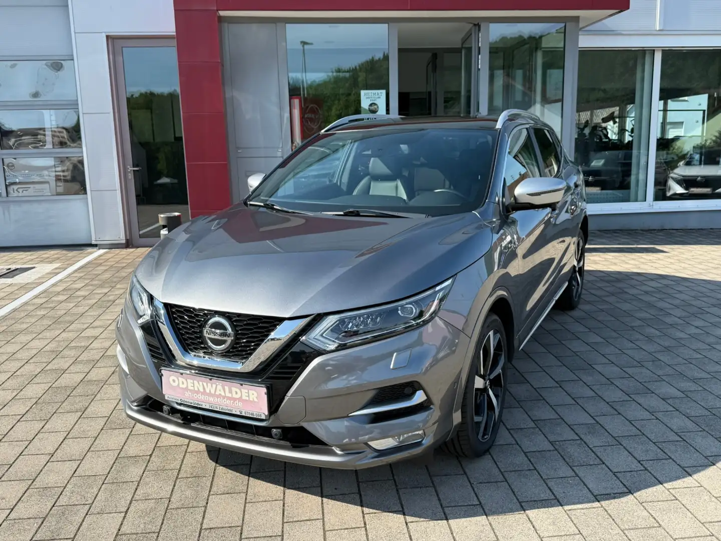 Nissan Qashqai 1.3DIG-T Tekna+ DCT Autom. Grau - 1