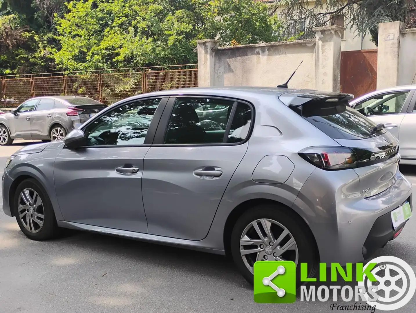 Peugeot 208 PureTech 75 5P Active Neopatentati Grijs - 1