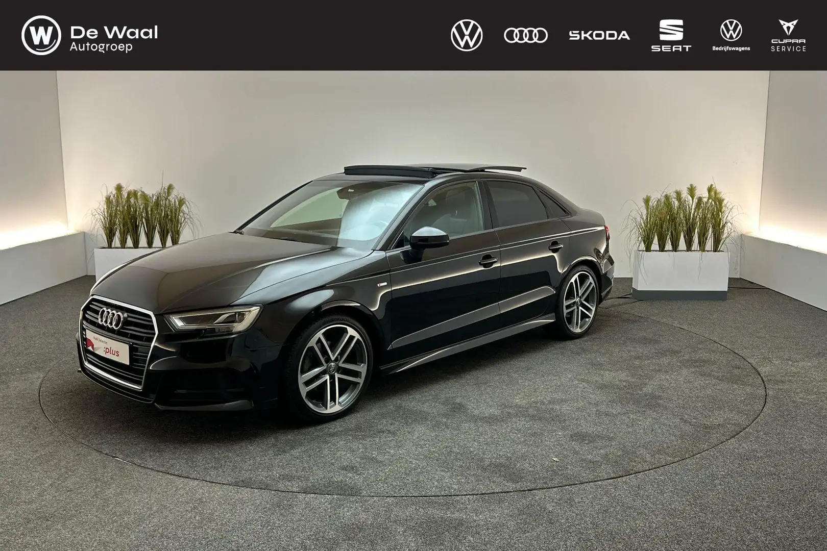 Audi A3 Limousine 1.5 TFSI 150pk S tronic CoD Sport S Line Zwart - 1