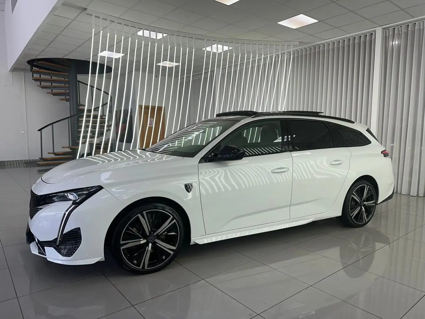 Peugeot 308 SW 1.5 BlueHDi S&S GT EAT8 130 Blanco - 2