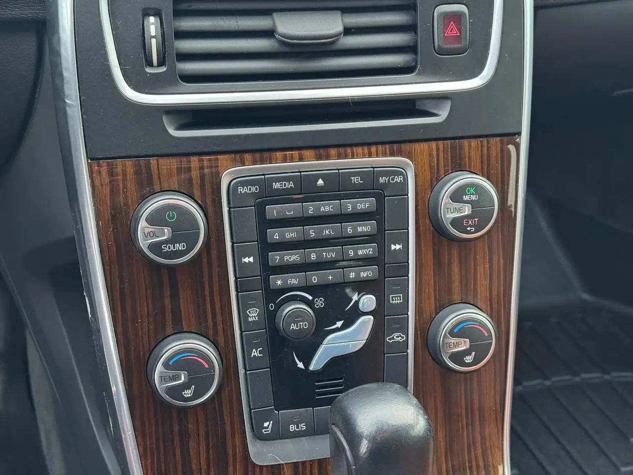 Volvo S60 снимка Volvo S60