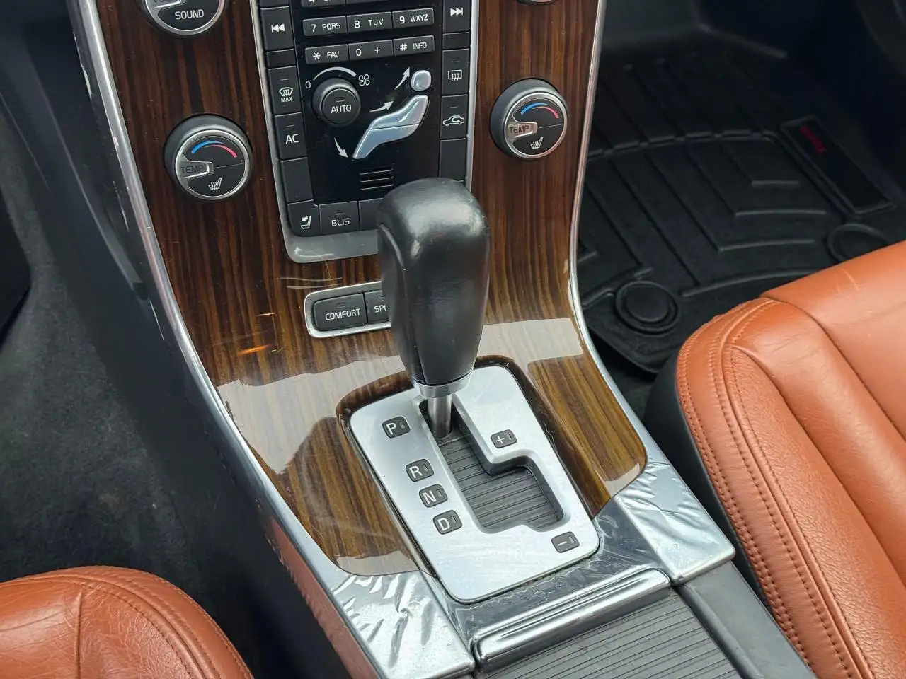Volvo S60 снимка Volvo S60