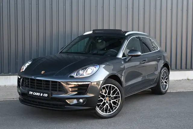 Porsche Macan view 2