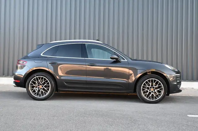 Porsche Macan view 6