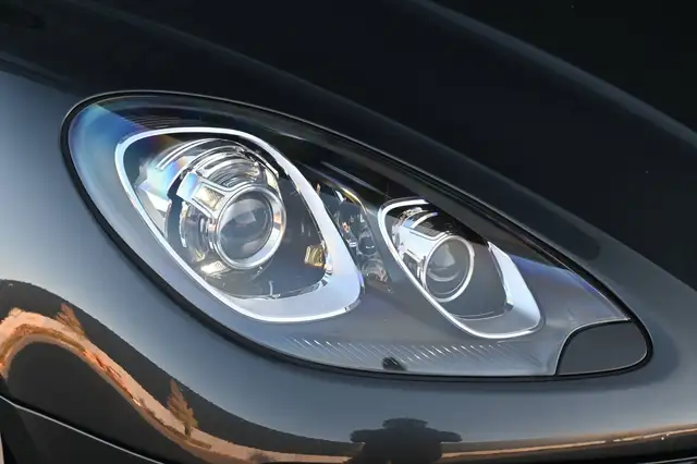 Porsche Macan view 9
