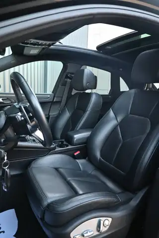 Porsche Macan view 10
