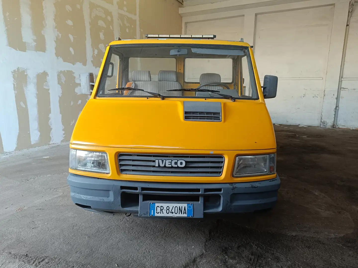 Iveco Daily Carroattrezzi Daily 2.5 TD Patente B scarrabile Giallo - 2