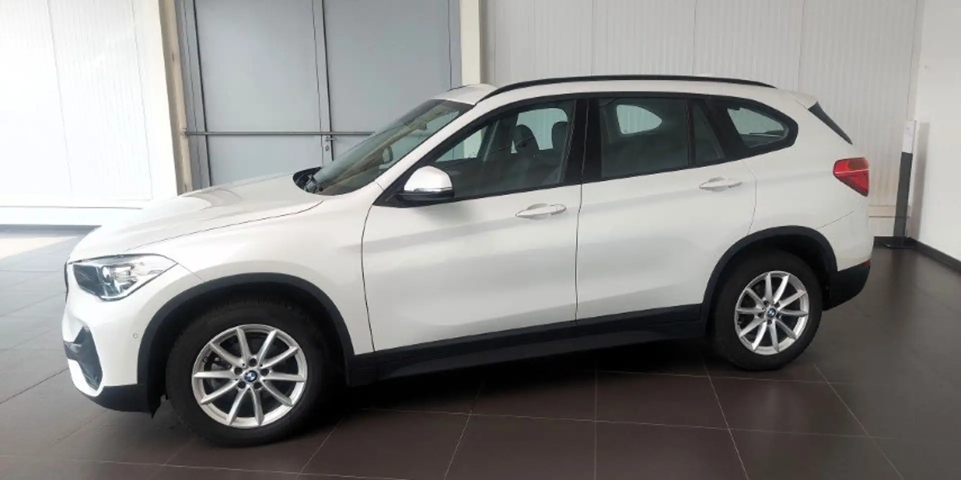 BMW X1 1.5D sDrive 16 AdBlue Biały - 1