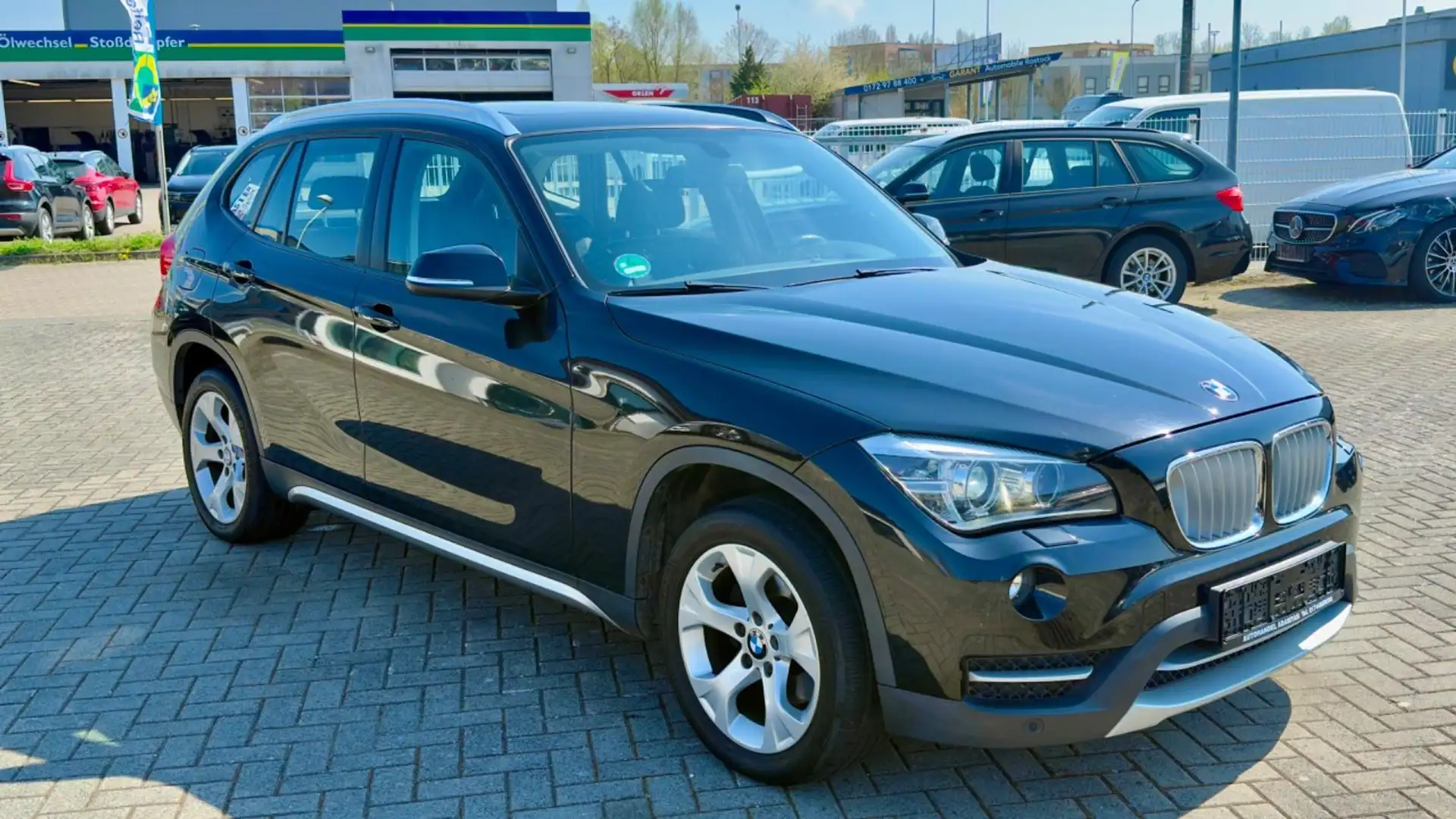 BMW X1 18 d xDrive PANO*BI-XENON*NAVI*AHK*PDC*TEMP Schwarz - 2