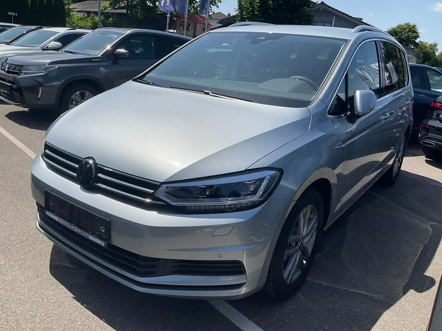 Volkswagen Touran 1.5 TSI DSG Comfortline, AHK, Navi, easyOpen, LED, Silber - 2