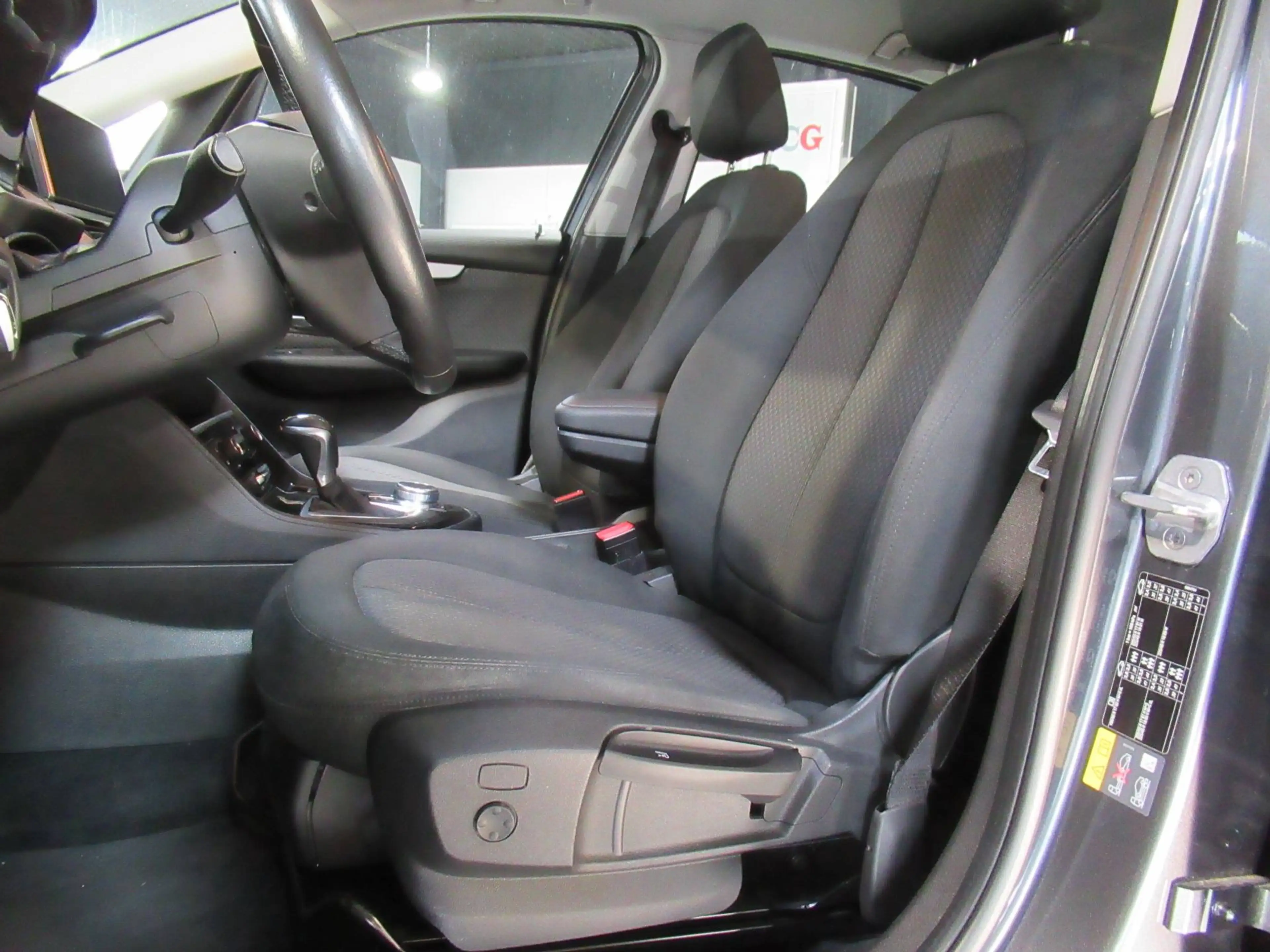 BMW 225 Active Tourer PHEV Hybride Plugin Head Up Navi PLUS Parkeerhulp — photo 8