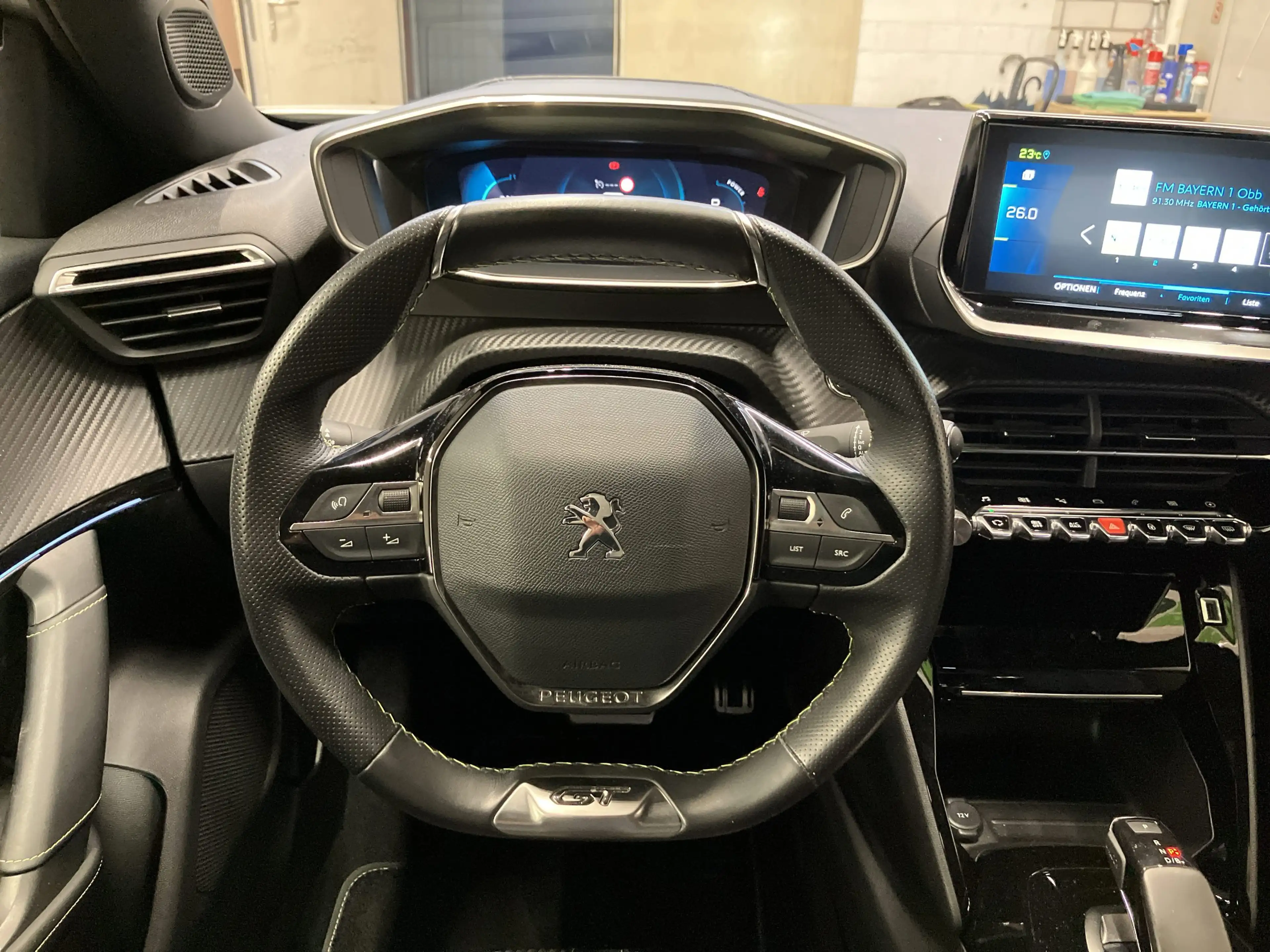 Peugeot e-2008 Elektro 136 GT LED+Navi+Kamera+LM17 — photo 9