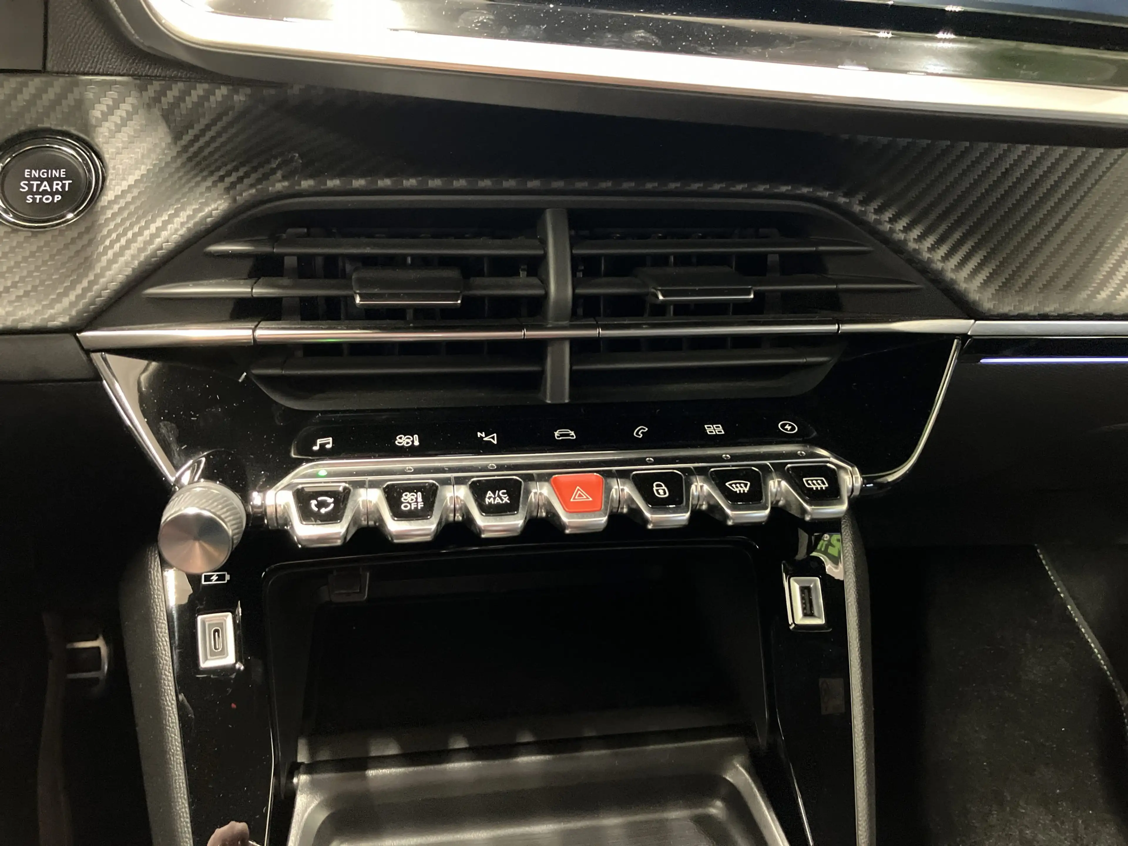 Peugeot e-2008 Elektro 136 GT LED+Navi+Kamera+LM17 — photo 12