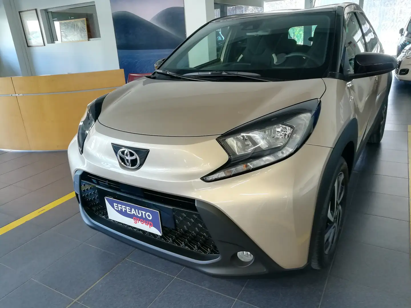Toyota Aygo X 1.0 Trend 72cv s-cvt Automatica Nero - 2