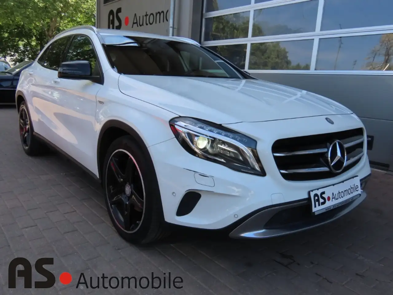 Mercedes-Benz GLA 220