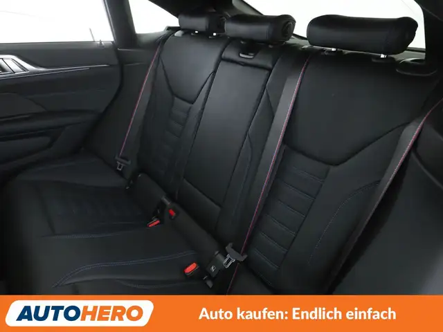 BMW 4 Series view 14