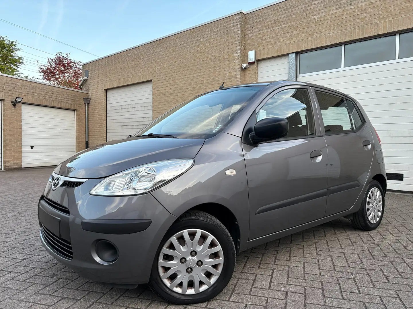 Hyundai i10 1.1i Lounge / 12 Maanden Garantie / Сірий - 2