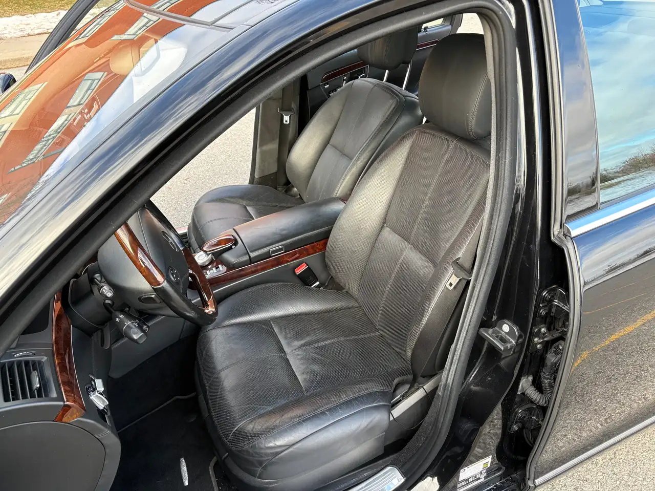 Mercedes-Benz S-Class снимка Mercedes-Benz S-Class