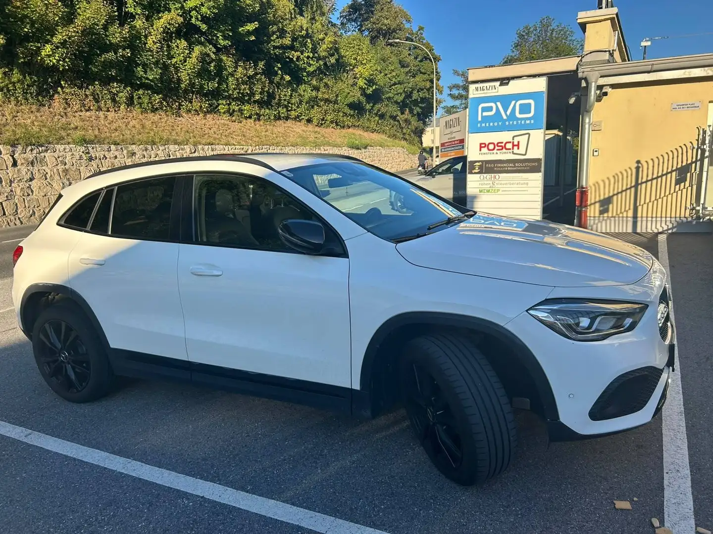Mercedes-Benz GLA 200 GLA 200 d 4MATIC Aut. Weiß - 1