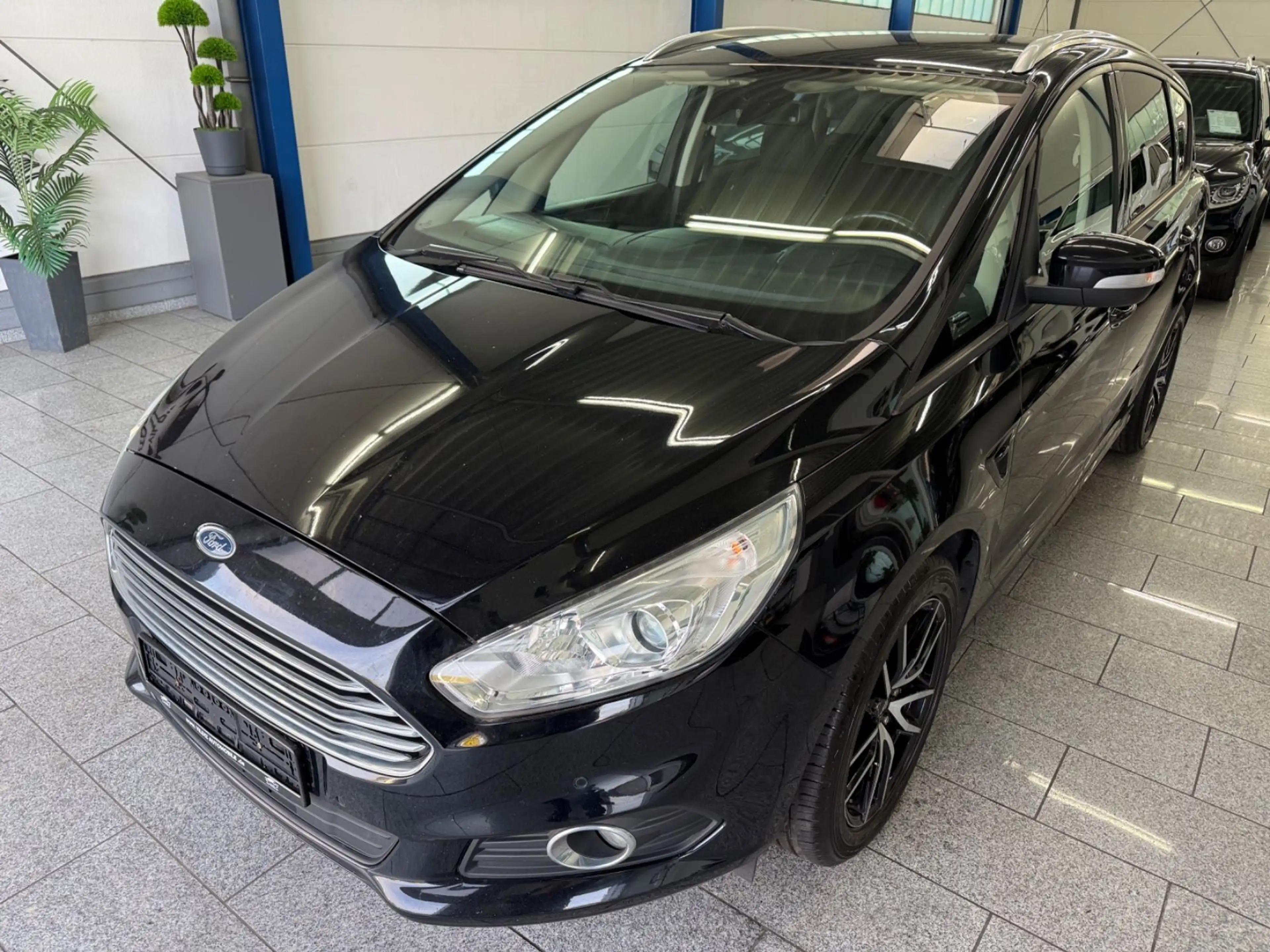 Ford S-Max 2.0 TDCI*7-SITZ*AUT*CAM*TMP*NAV*SHZ*ZHNRNE — photo 2