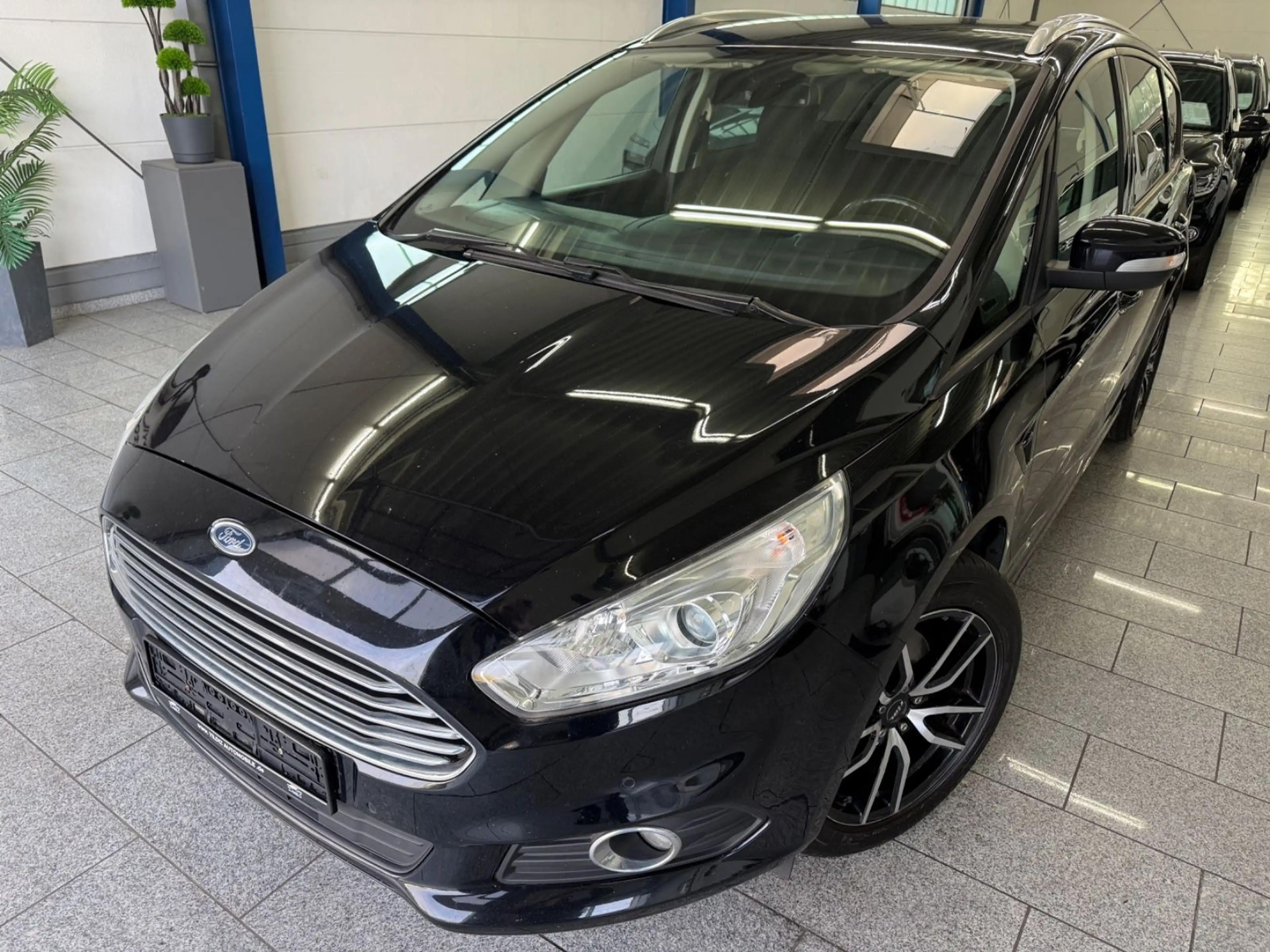 Ford S-Max 2.0 TDCI*7-SITZ*AUT*CAM*TMP*NAV*SHZ*ZHNRNE