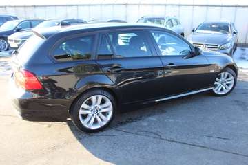 d Tour. Aut. Sportsitz+Teilleder+NAVI+Tempo.+Xenon