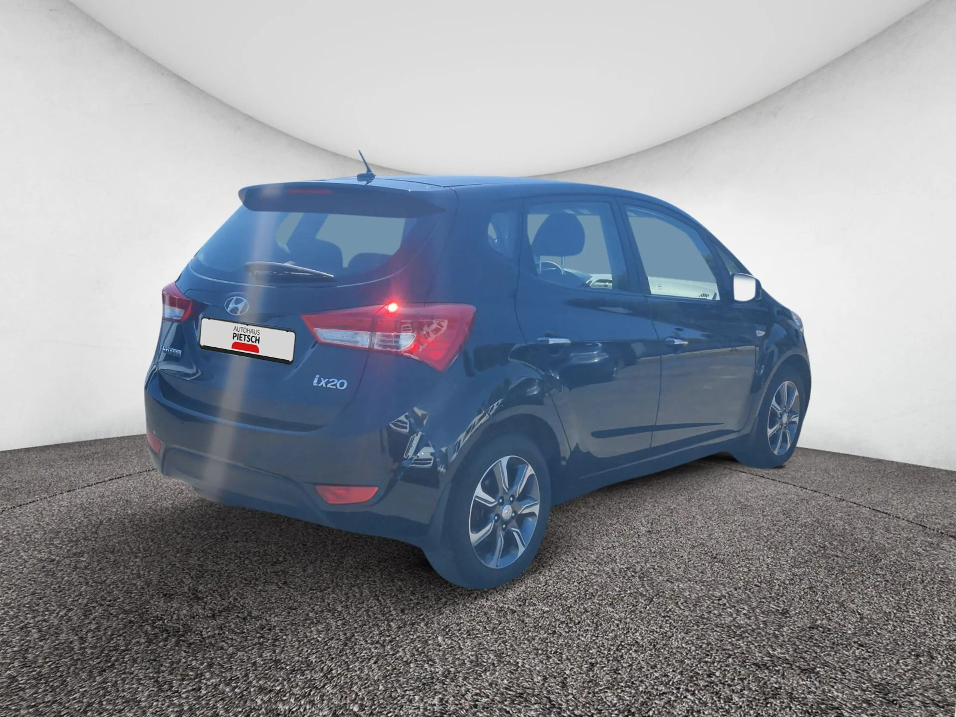 Hyundai iX20 1.6 Klima Isofix — photo 10