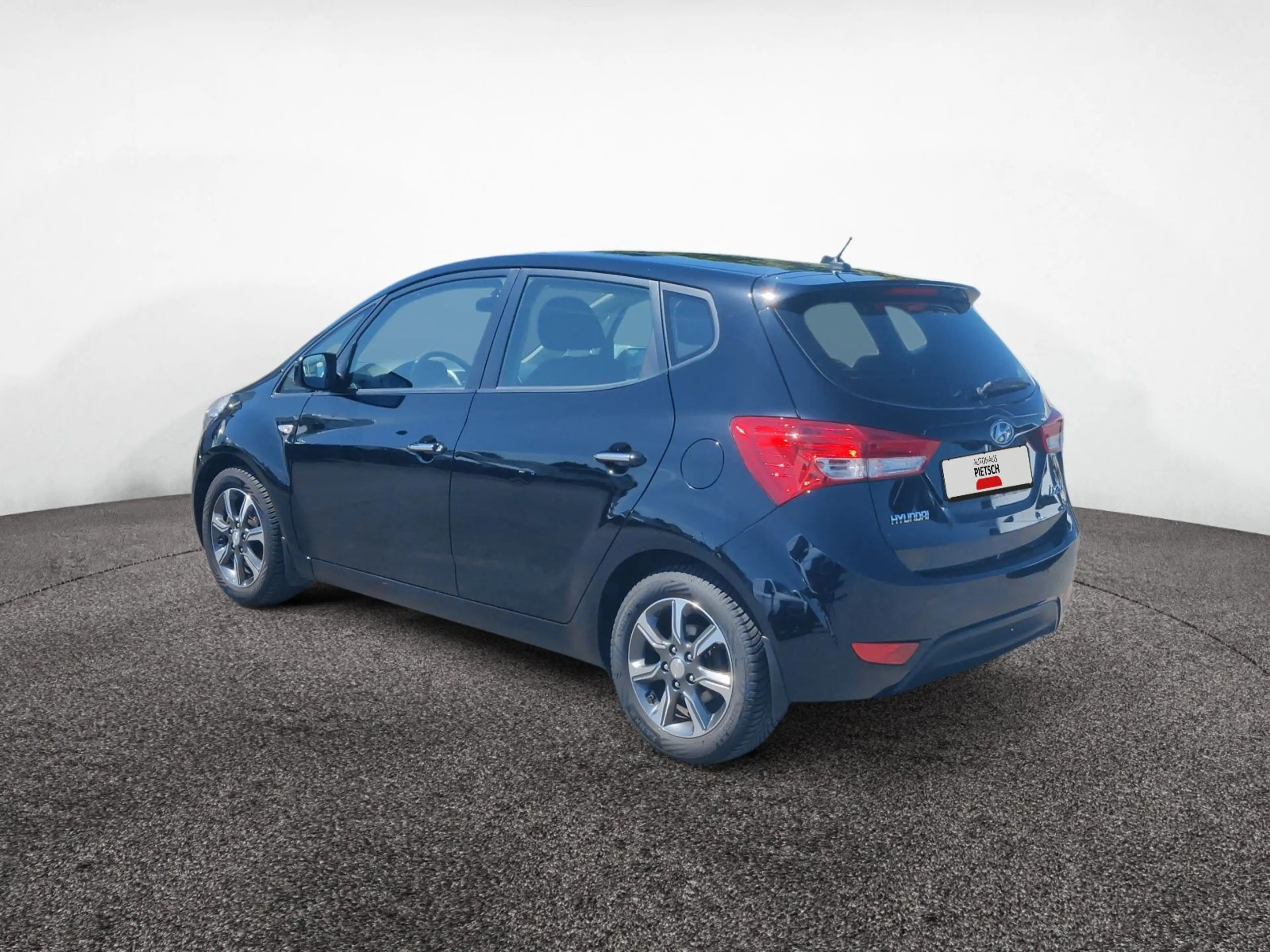 Hyundai iX20 1.6 Klima Isofix — photo 8